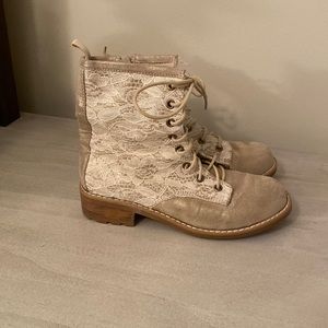 Women’s combat boots